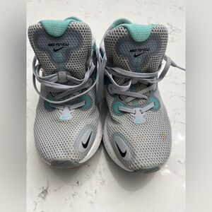 Nike tennis shoes